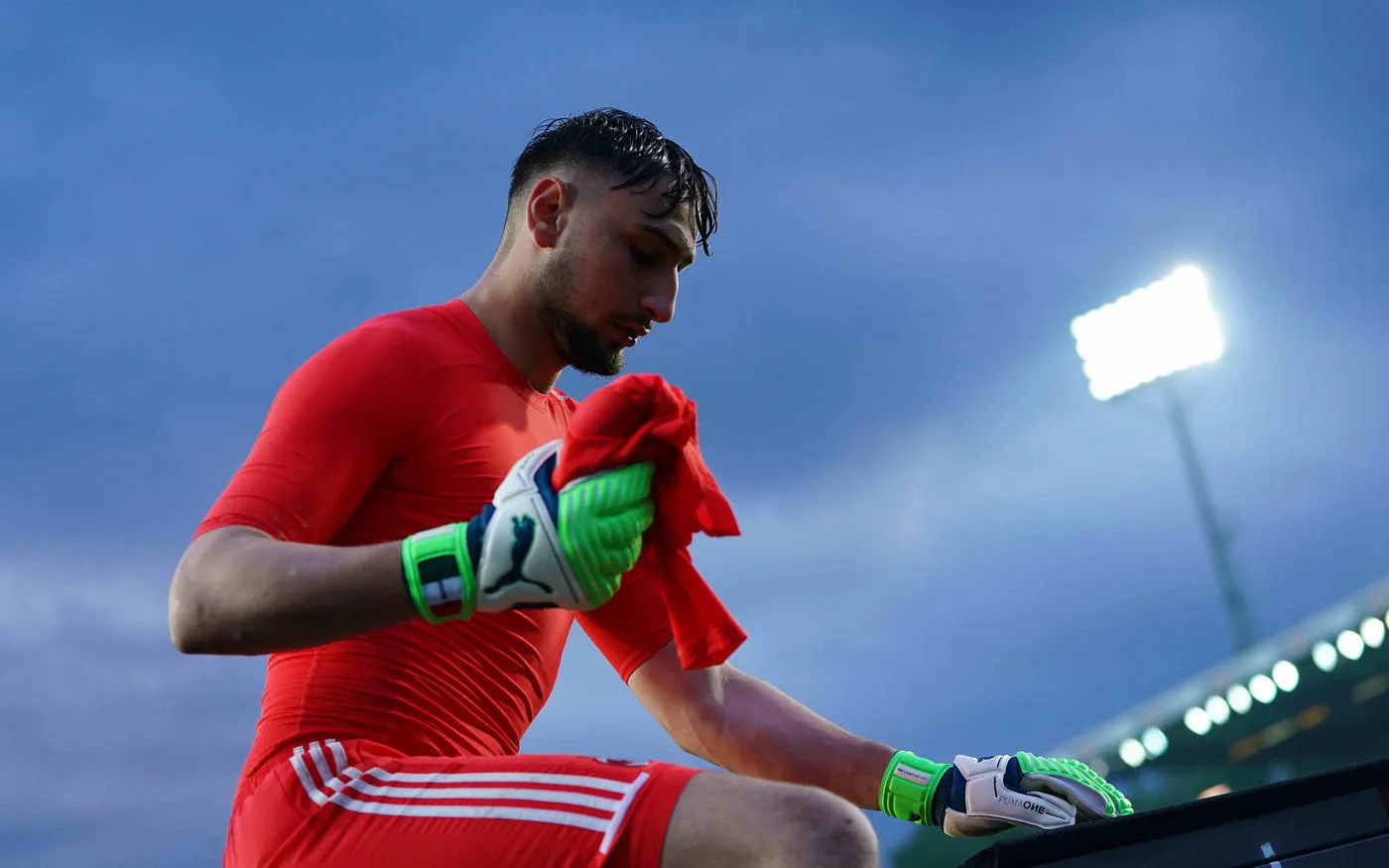 Milan, i tifosi accoglieranno Donnarumma con una nuova veste: pronta la maglia numero 71