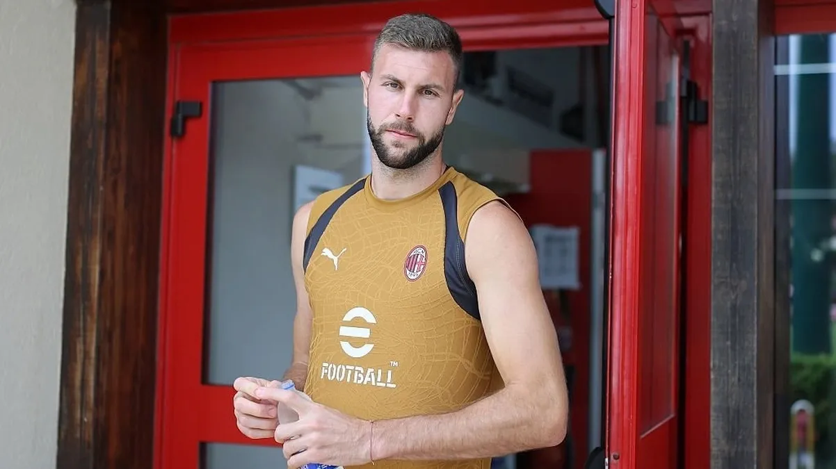 Milan-Pavlović, la Premier osserva e il prezzo sale: da 18,5 a 65 milioni