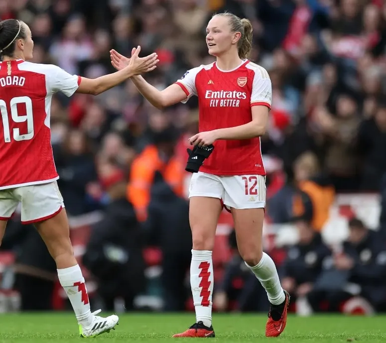 Arsenal Women: Frida Maanum collassa in campo