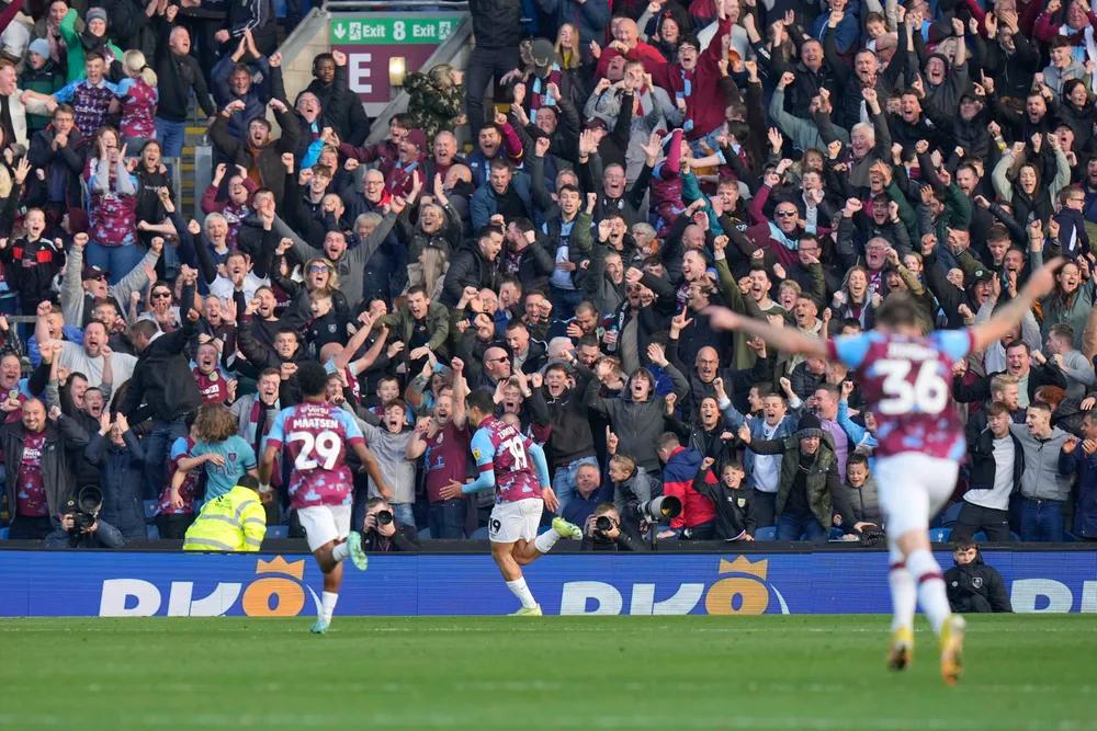 Burnley, un difensore rinnova fino al 2030