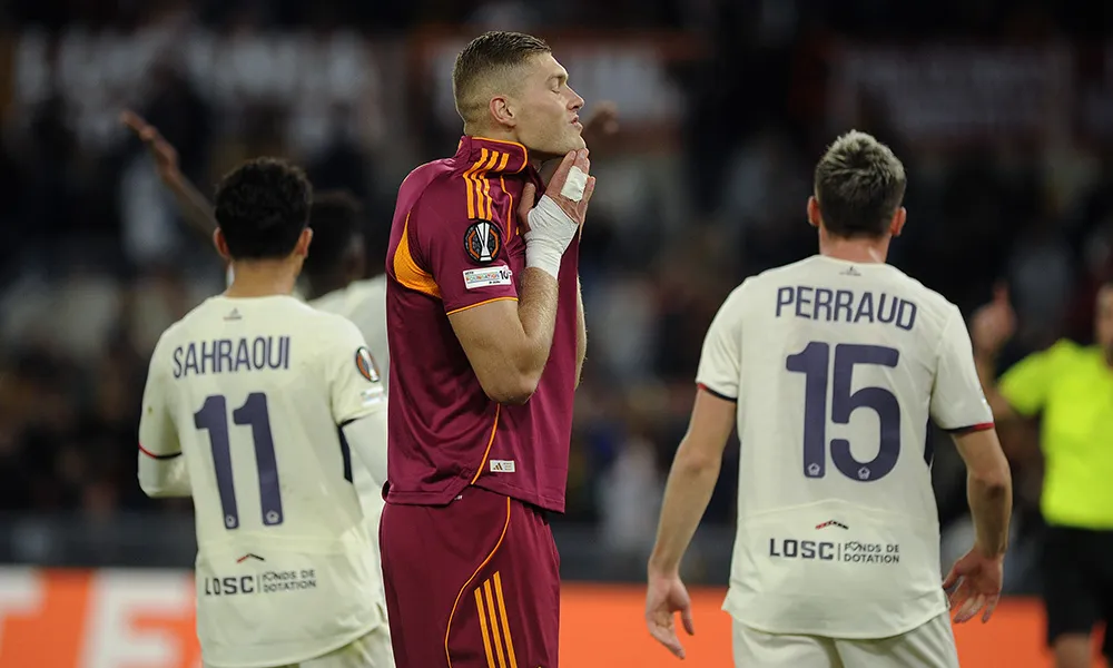 Roma, condizioni Dovbyk: l'esito degli esami