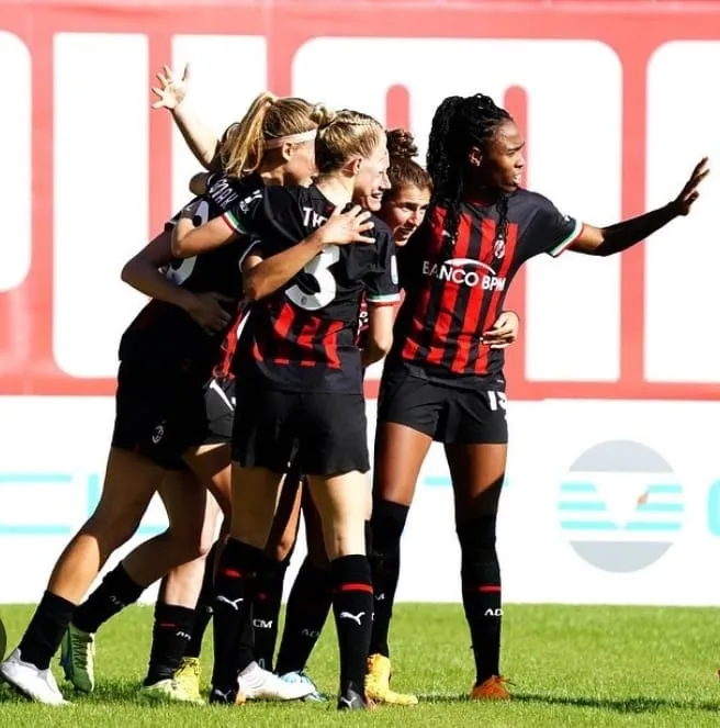 Milan femminile: rinnovo per un terzino