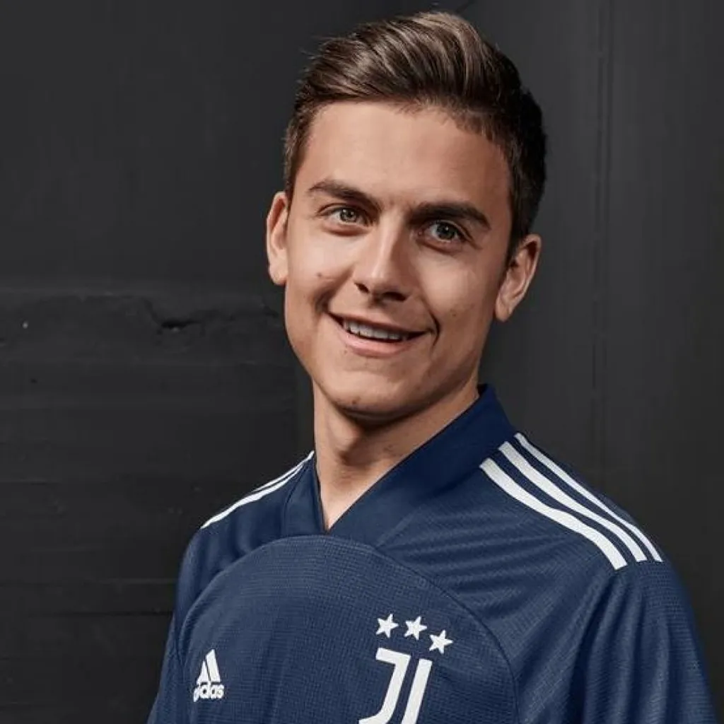 Nuova maglia Juve: color indaco per Adidas