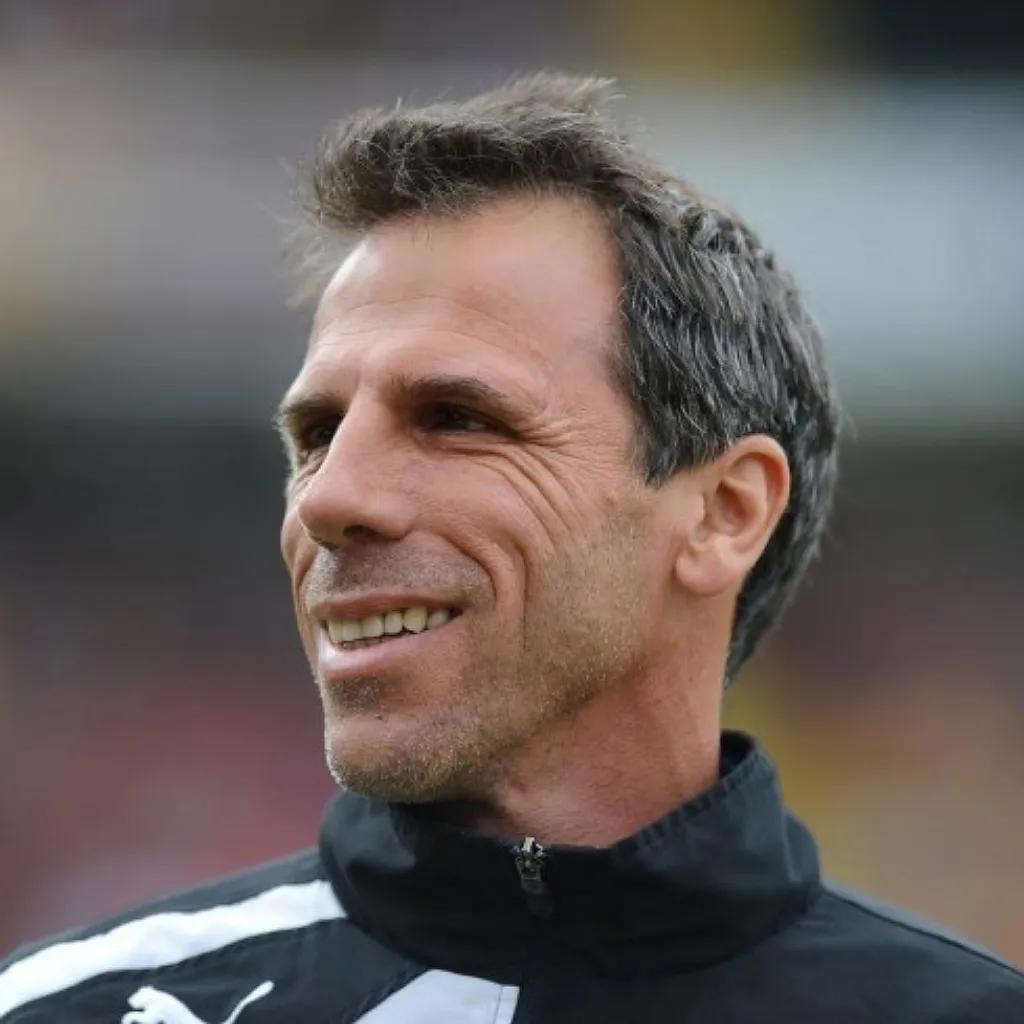 Zola elogia un calciatore del Cagliari: "Fidatevi di lui"