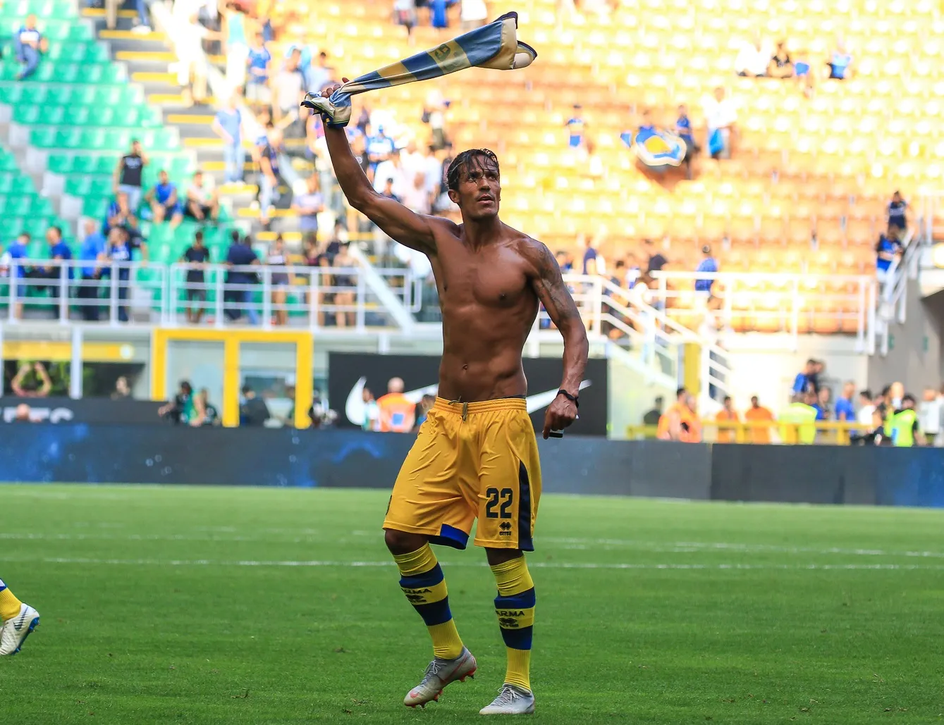Parma: I tifosi temono per Alves. Tutte le novità di mercato