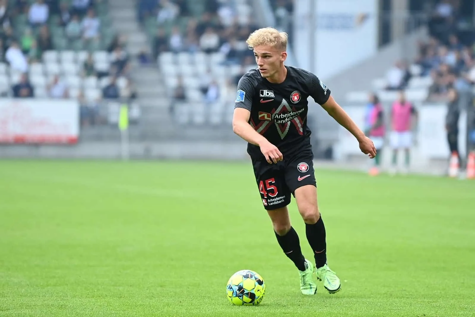 Milan, idea Isaksen per la fascia destra: i dettagli