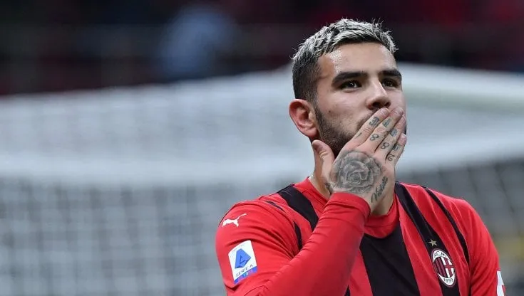 Milan, rinnovo di Theo Hernandez: la distanza è minima