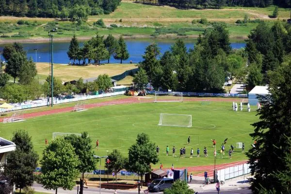 Il campionato potrebbe terminare in luglio. Come cambia l'estate del calcio