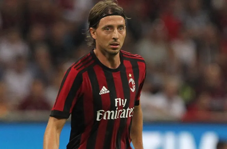 Milan: Montolivo non vuole rescindere