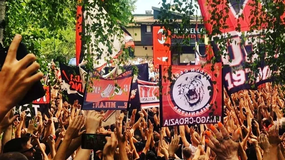 Milan, grande entusiasmo al raduno