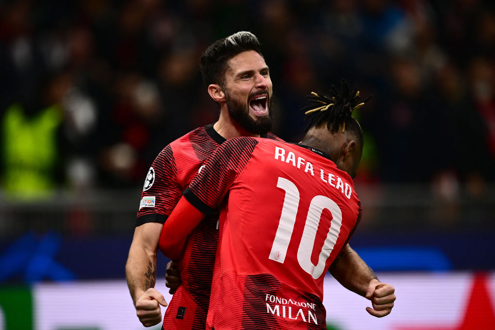 Milan, Giroud abbatte Donnarumma: il francese fa impazzire il Meazza