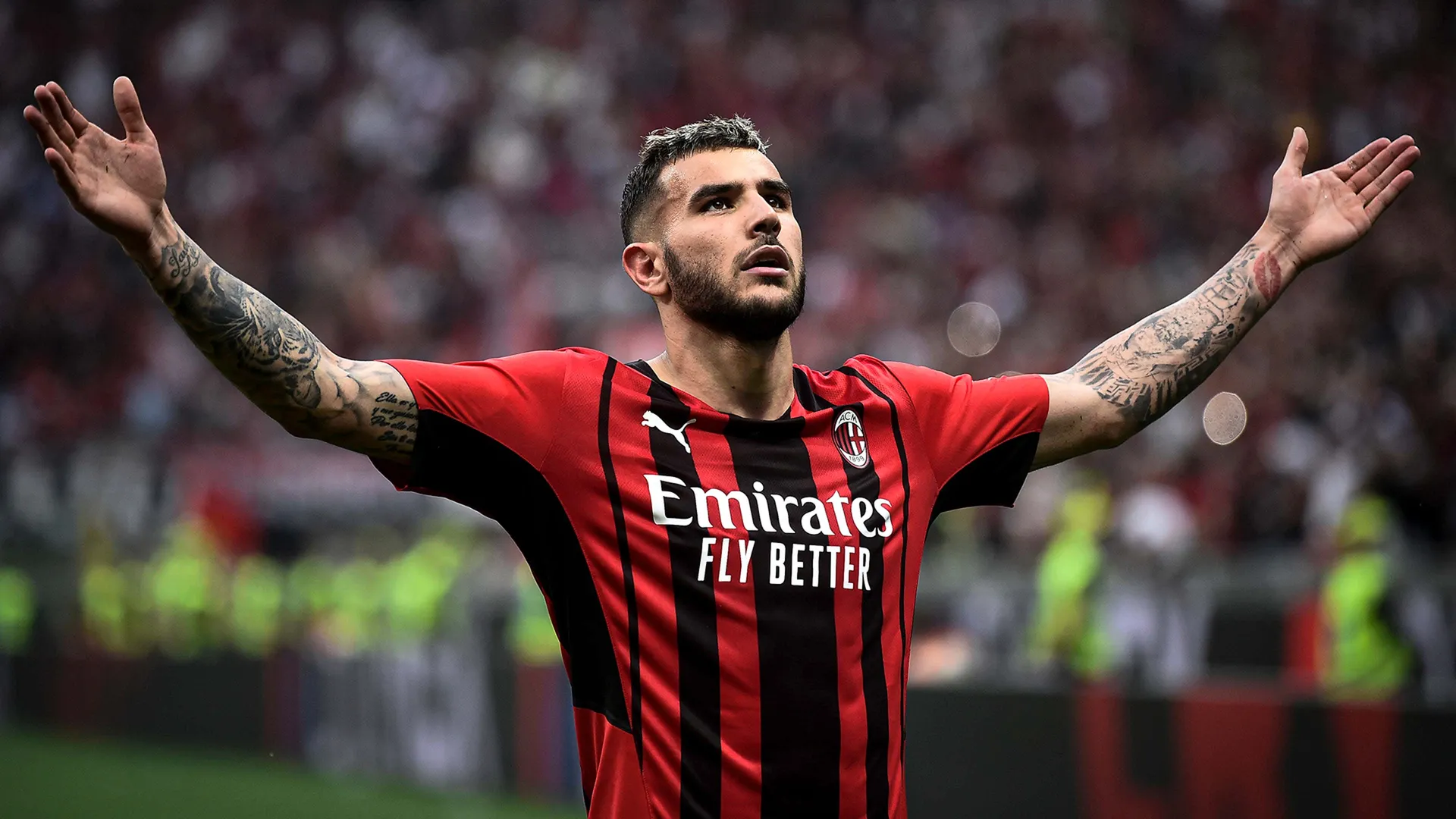 Milan, si pensa al rinnovo di Theo Hernandez: il francese chiede garanzie