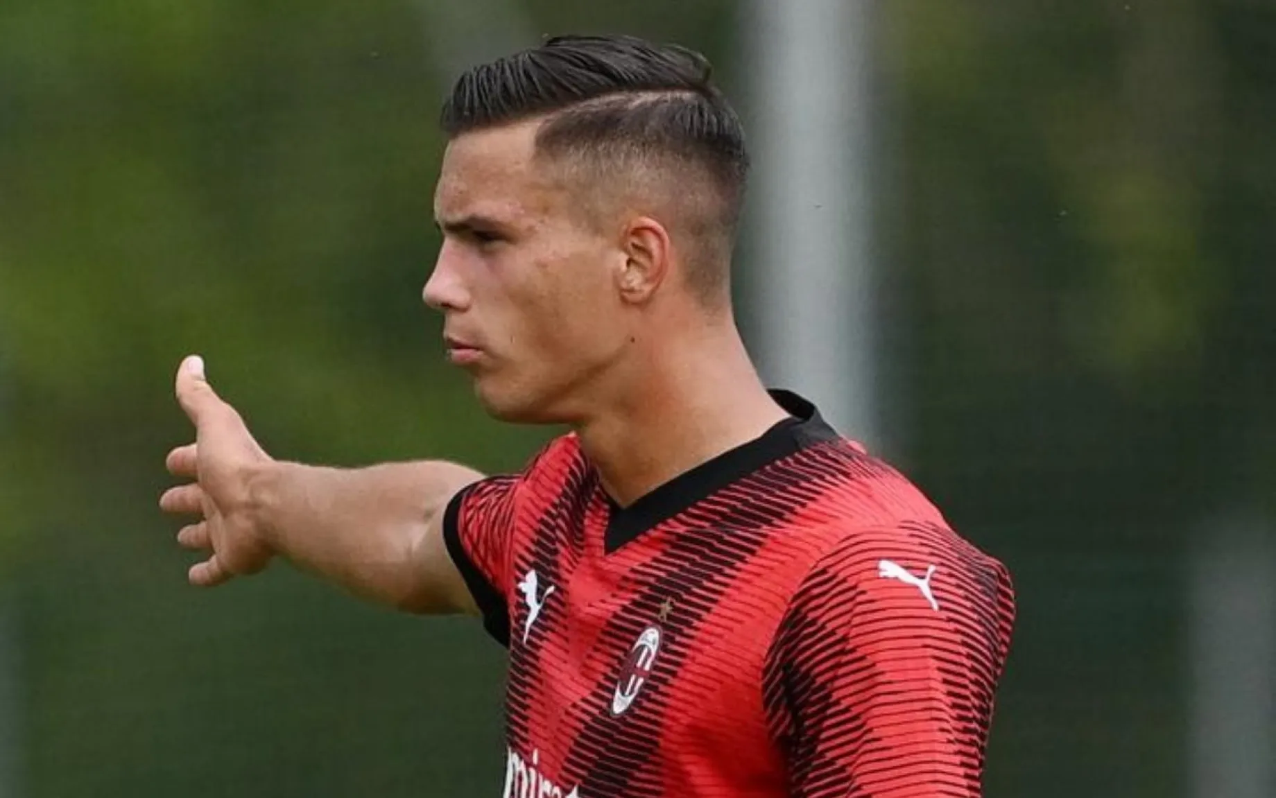 Milan, Simic si aggrega in prima squadra: Pioli chiede un altro difensore