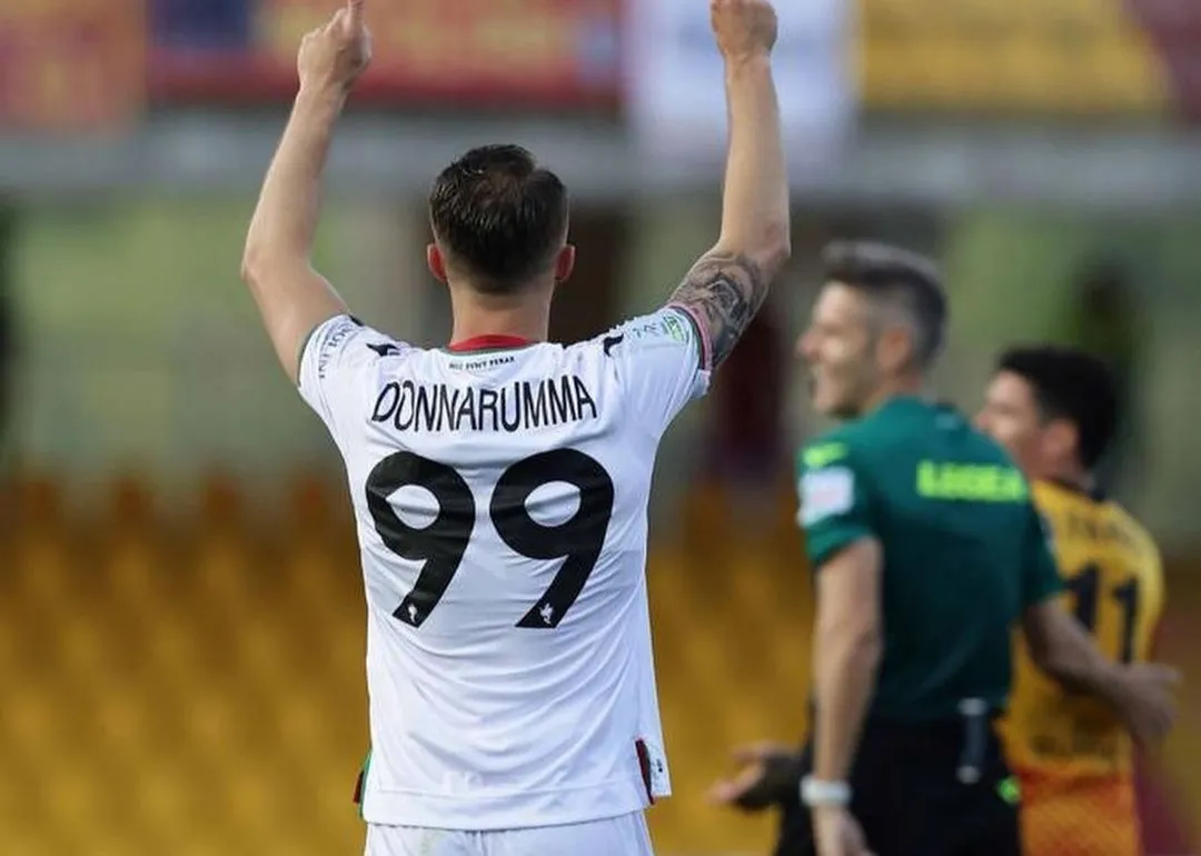 Catanzaro, l'addio di Donnarumma: "Mi avete fatto sentire uno di voi, abbiamo sognato qualcosa di grande"