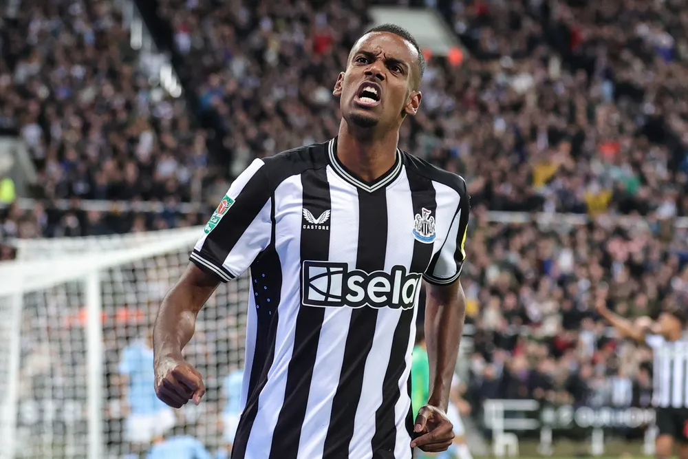 Liverpool, brutte notizie: per Isak si pensa alla rottura del crociato