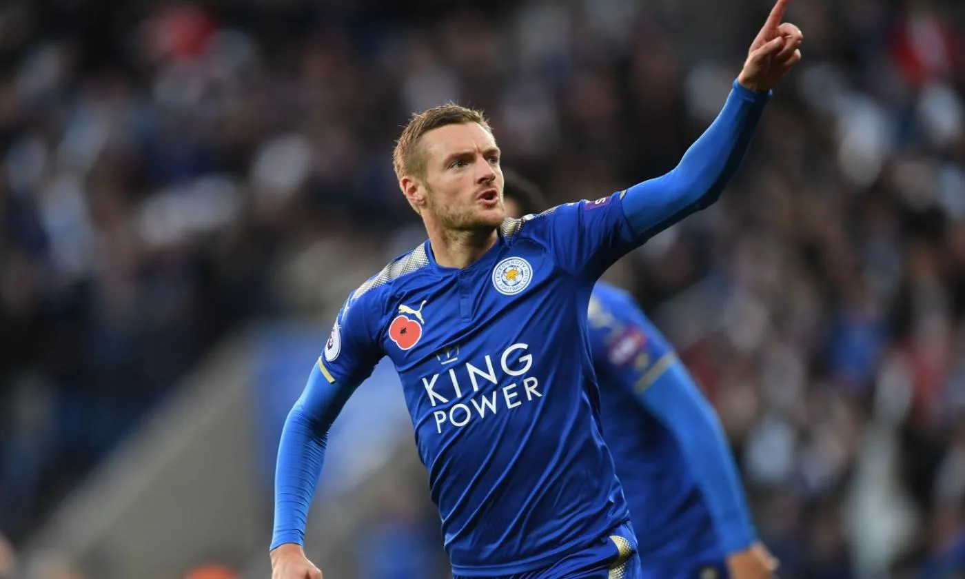 Vardy è il miglior giocatore nella storia del Leicester: idea statua fuori dal Centro Sportivo