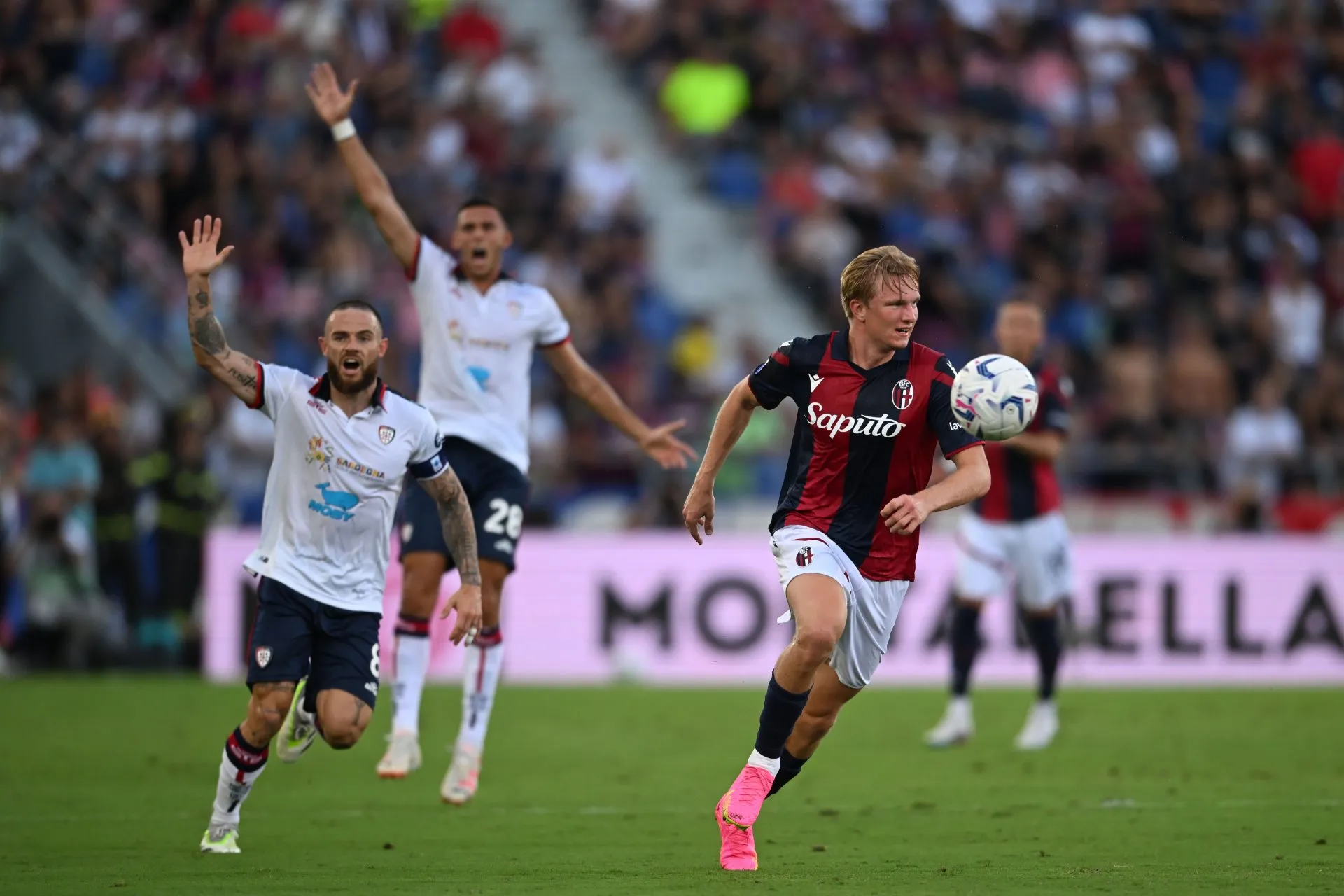 Verso il Napoli, i convocati del Bologna: c'è una novità