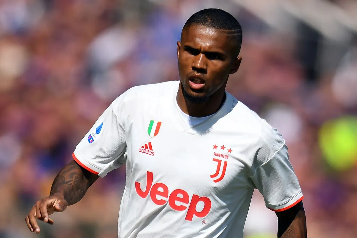 Juventus, lesione per Douglas Costa