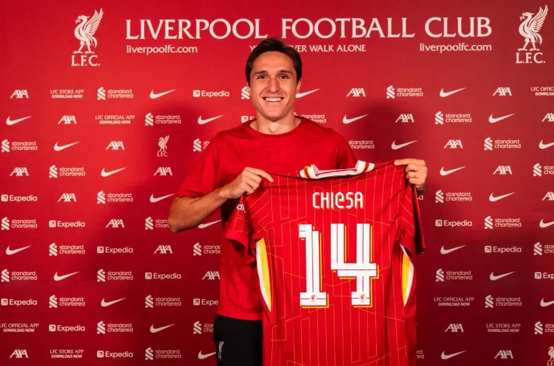 Liverpool, Slot su Chiesa "non ci sarà prima di metà novembre".