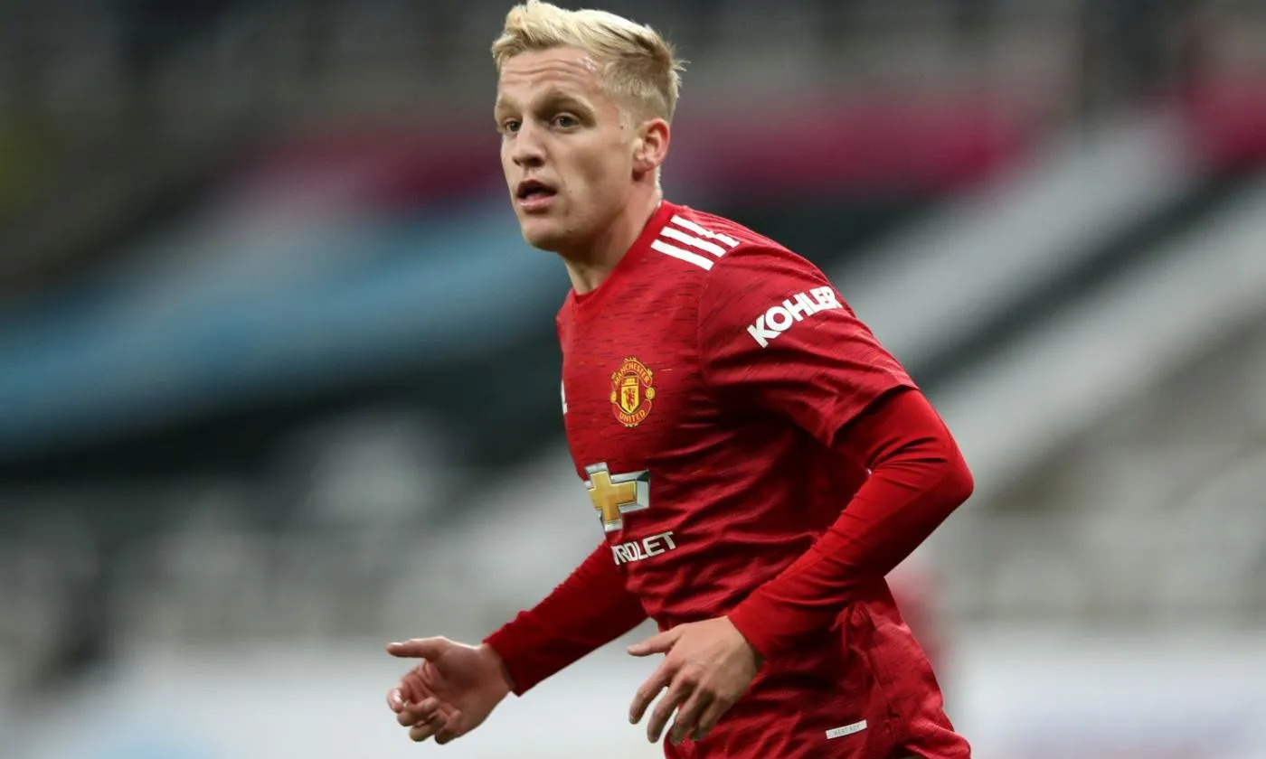 Milan, colpo a centrocampo: van de Beek non è solo suggestione