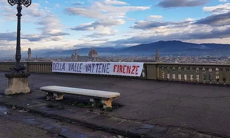 Fiorentina, nuovi striscioni «Della Valle vattene»