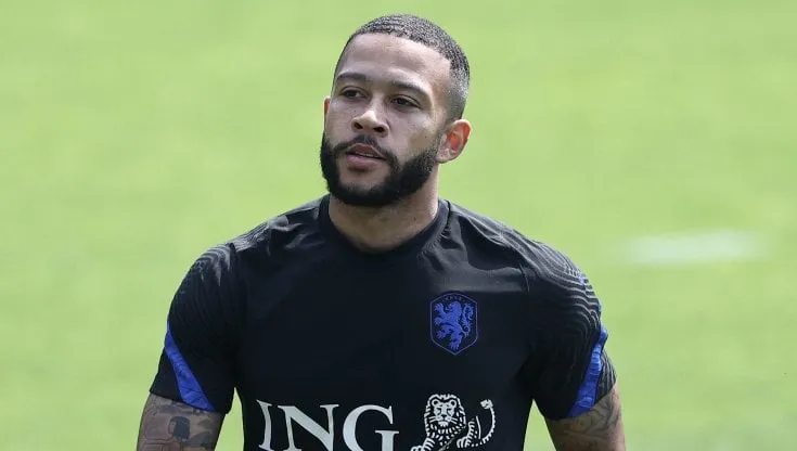 Barcellona, riduzione dell'ingaggio per Depay