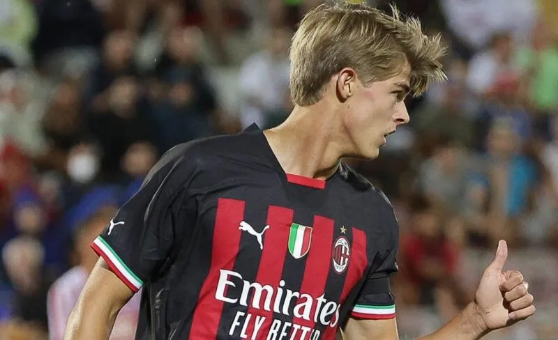 Milan, De Ketelaere non cambia idea: "Milan scelta giusta, ma devo migliorare. Giocare nel Belgio è sogno che si realizza"