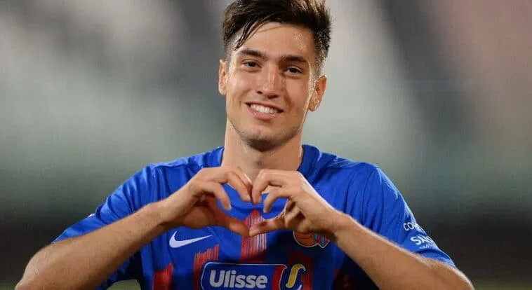 Calciomercato Sassuolo, Moro al Bari: l'ex attaccante conferma