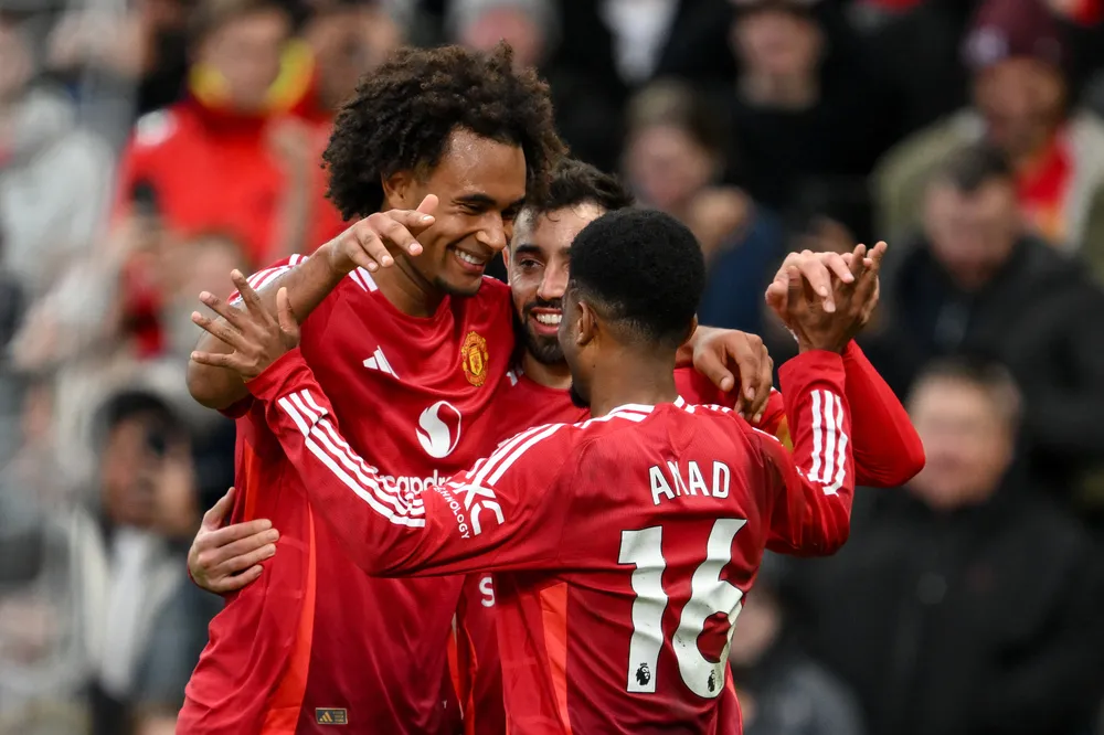 Manchester United, prende le redini Fletcher: è lui l'allenatore ad interim