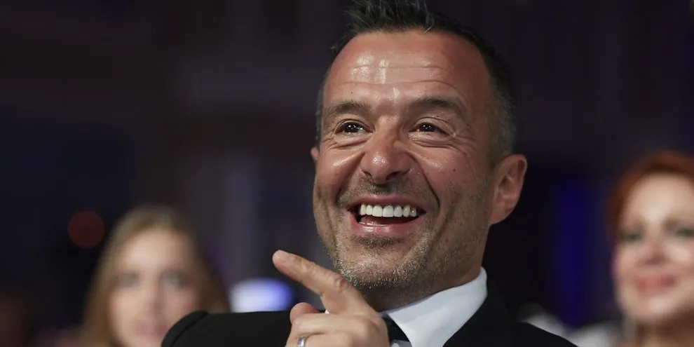 Milan, i pericolosi flirt di Mendes: impennano le richieste per Leao