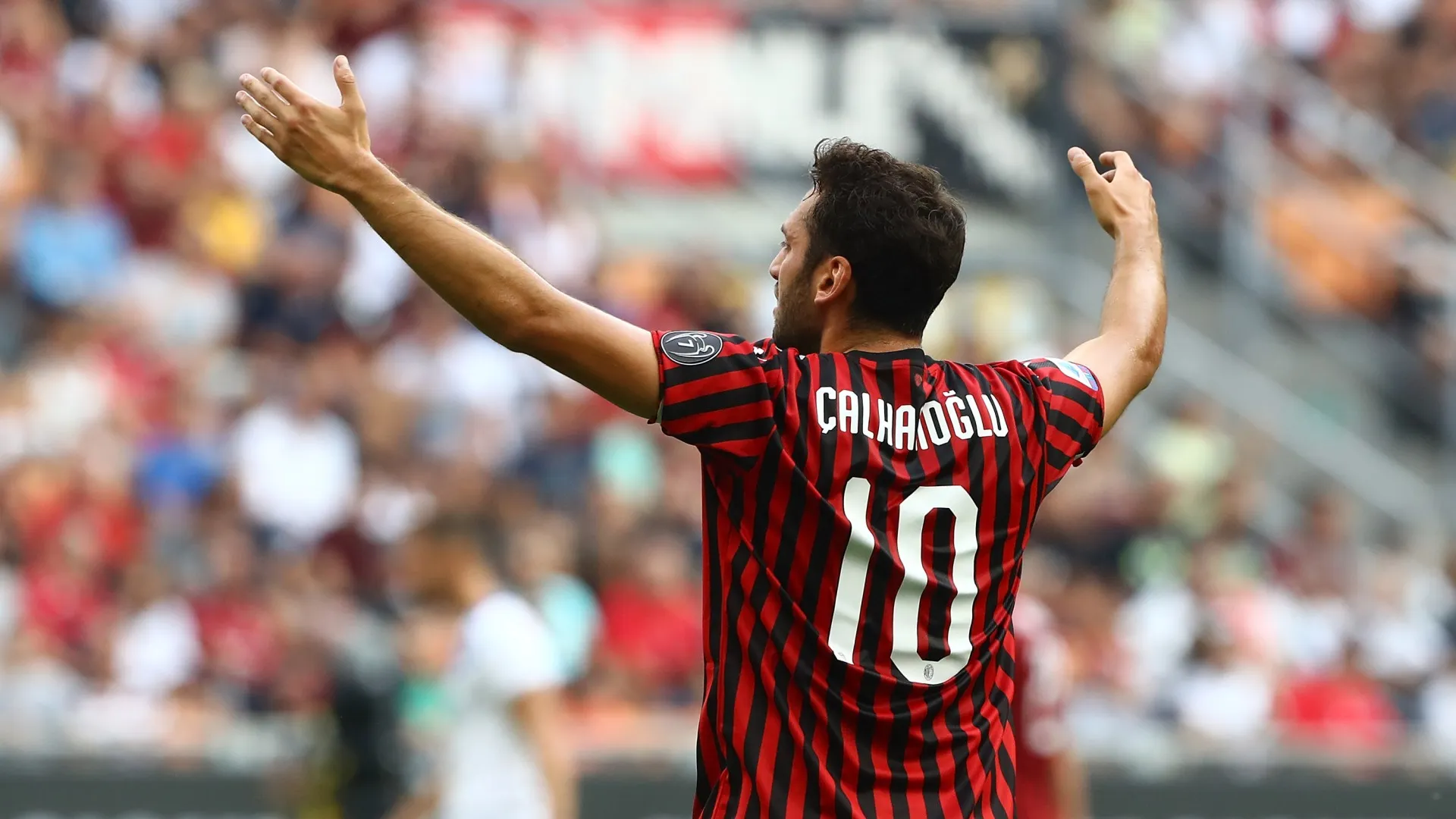 Milan: il Galatasaray su Calhanoglu