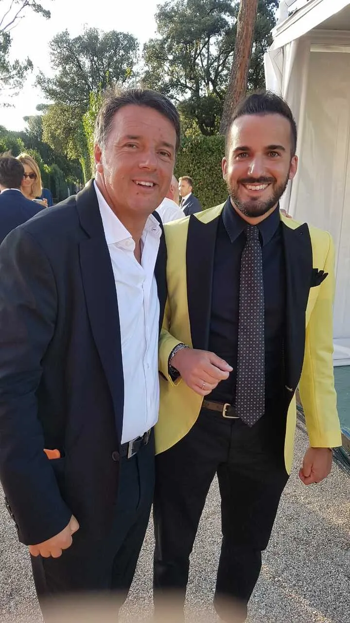 Matteo Renzi: relax al Maitò Forte dei Marmi. "Lo scudetto Viola.."