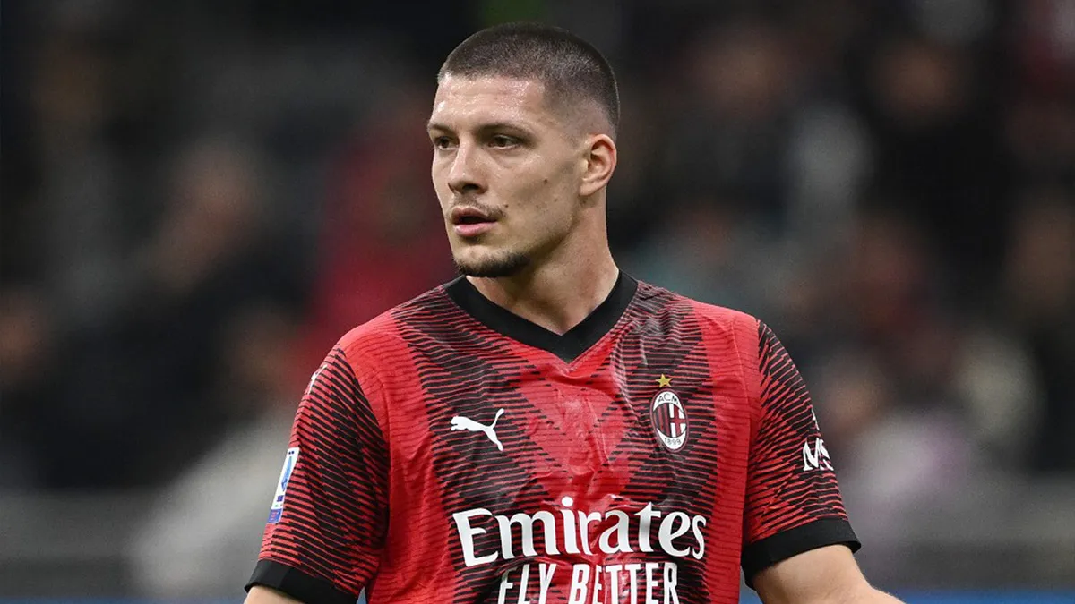Milan, Jovic erede di Giroud? La 9 e' sua, ma le nubi sul futuro restano