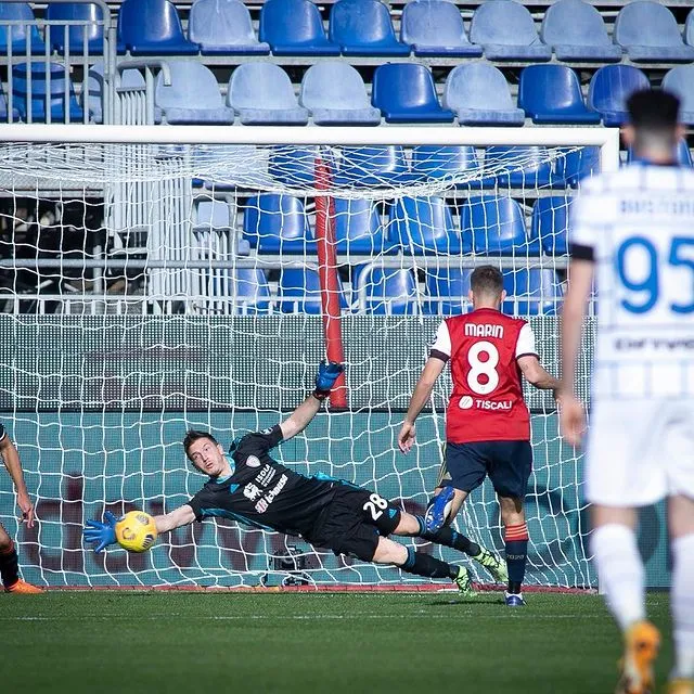 Calciomercato Cagliari: nuova offerta per Cragno