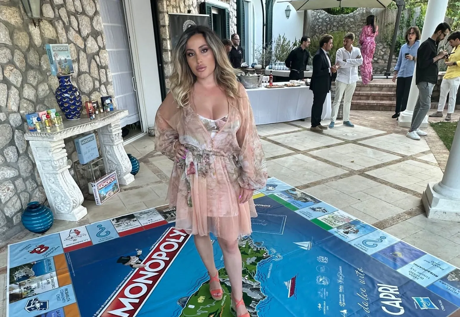 Monopoly Capri, party stellare. E c'è chi brinda allo scudetto del Napoli