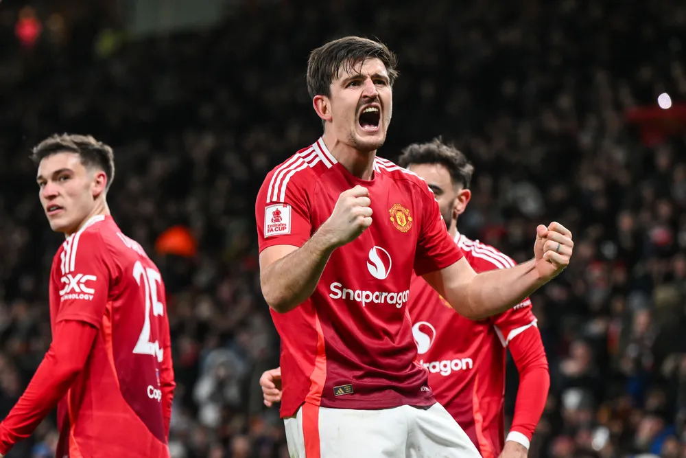 Milan, offerto Maguire: la risposta del club