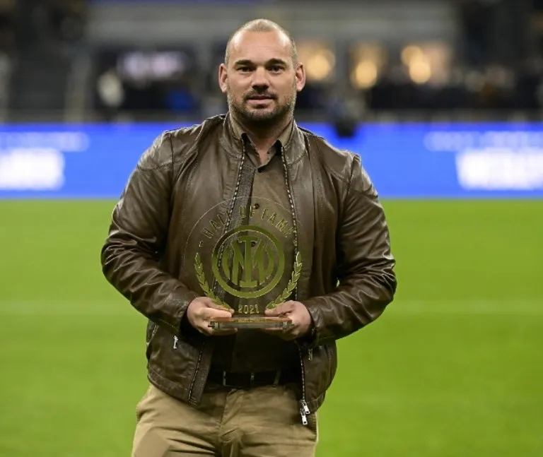 Sneijder: "Spero che a maggio festeggi l'Inter"
