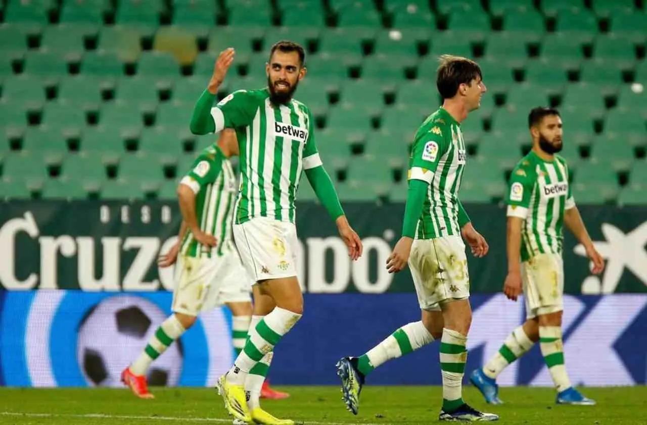 Real Betis, due club italiani sono interessati ad un centrocampista