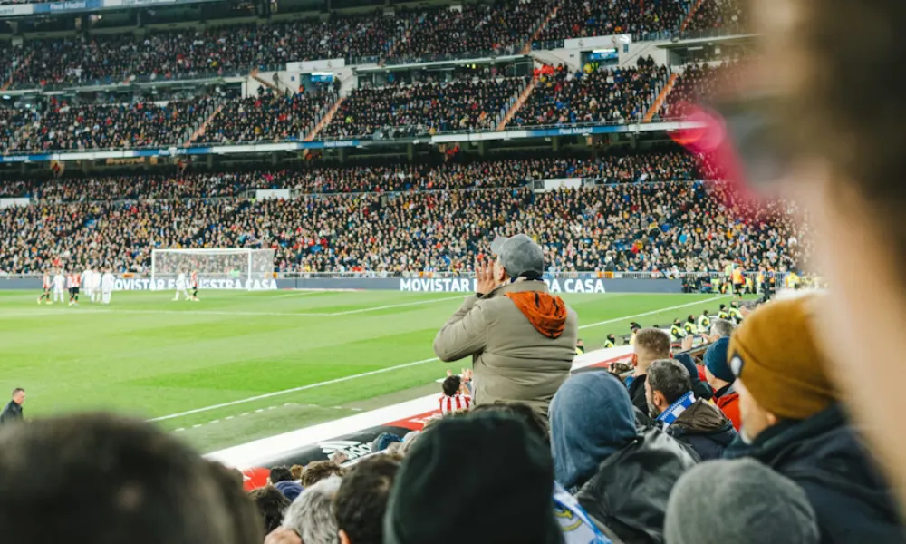 Come piattaforme digitali come Vegashero influenzano i tifosi di calcio italiani oggi