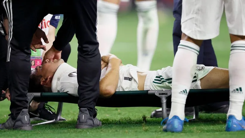 Napoli, brutto infortunio per Lozano