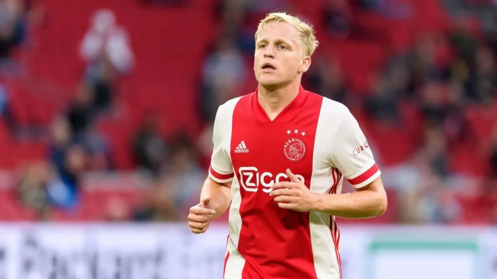 Manchester United: ufficiale il colpo Van de Beek!