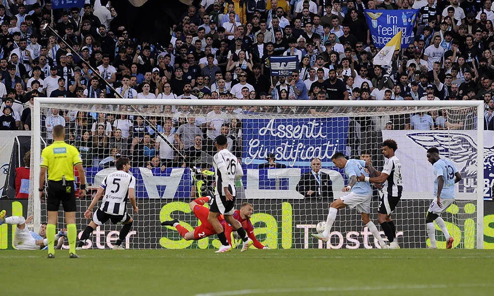 Lazio, la prende sempre Vecino: sogno Champions ancora vivo