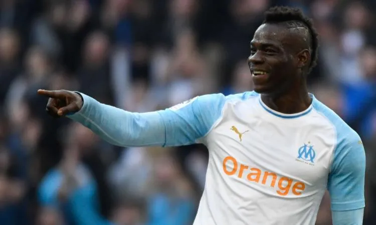 Parma, nel mirino Ounas e Balotelli