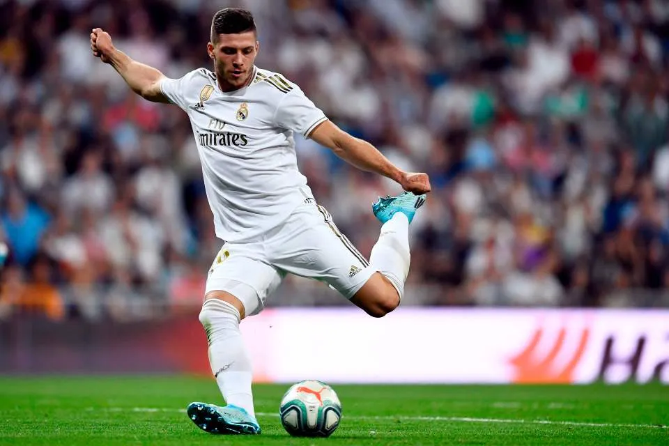 Milan: con Jovic un colpo alla Theo Hernandez