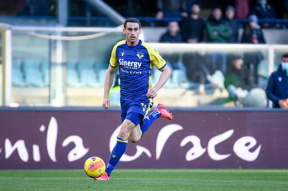 Padova, oggi la firma di Kevin Lasagna dall'Hellas Verona