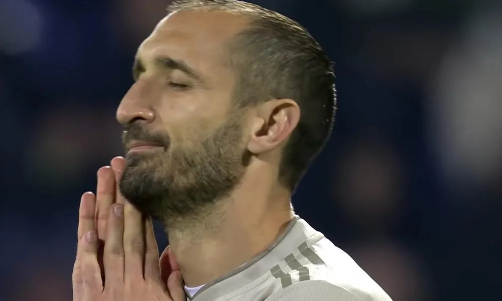 Chiellini ko, grave infortunio al ginocchio