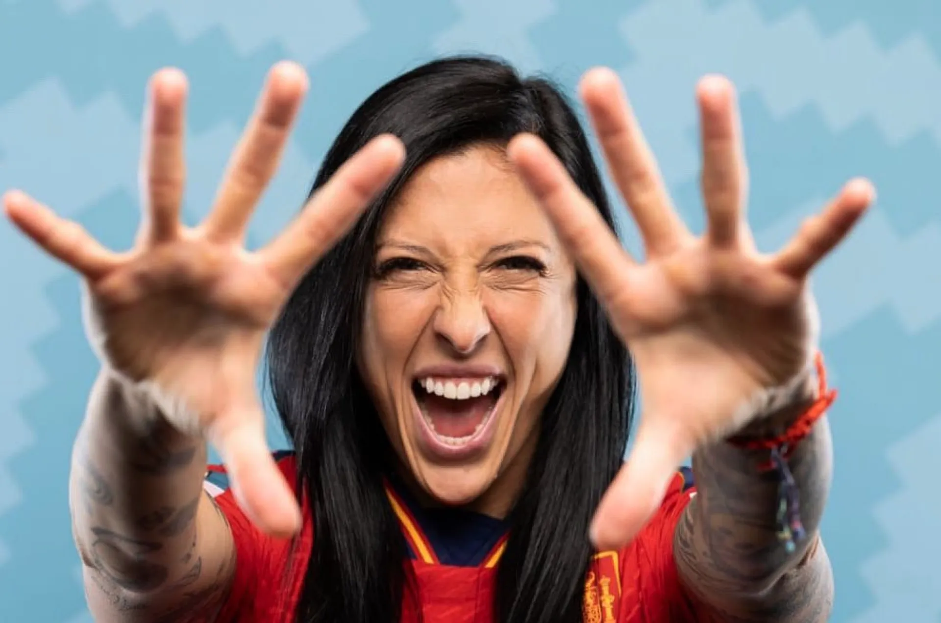 Mondiali femminili, un bacio innesca le polemiche