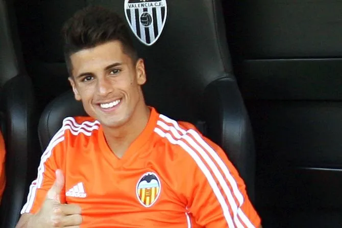 CALCIOMERCATO JUVENTUS.  BLITZ VALENCIA IN ITALIA PER CANCELO?