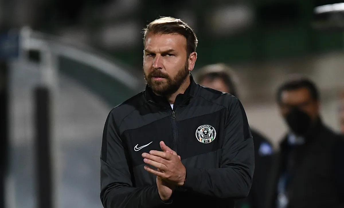 Zanetti: "Adesso inizia la stagione, iniziano le partite serie. Bisogna avere le armi per riuscire a starci dentro."