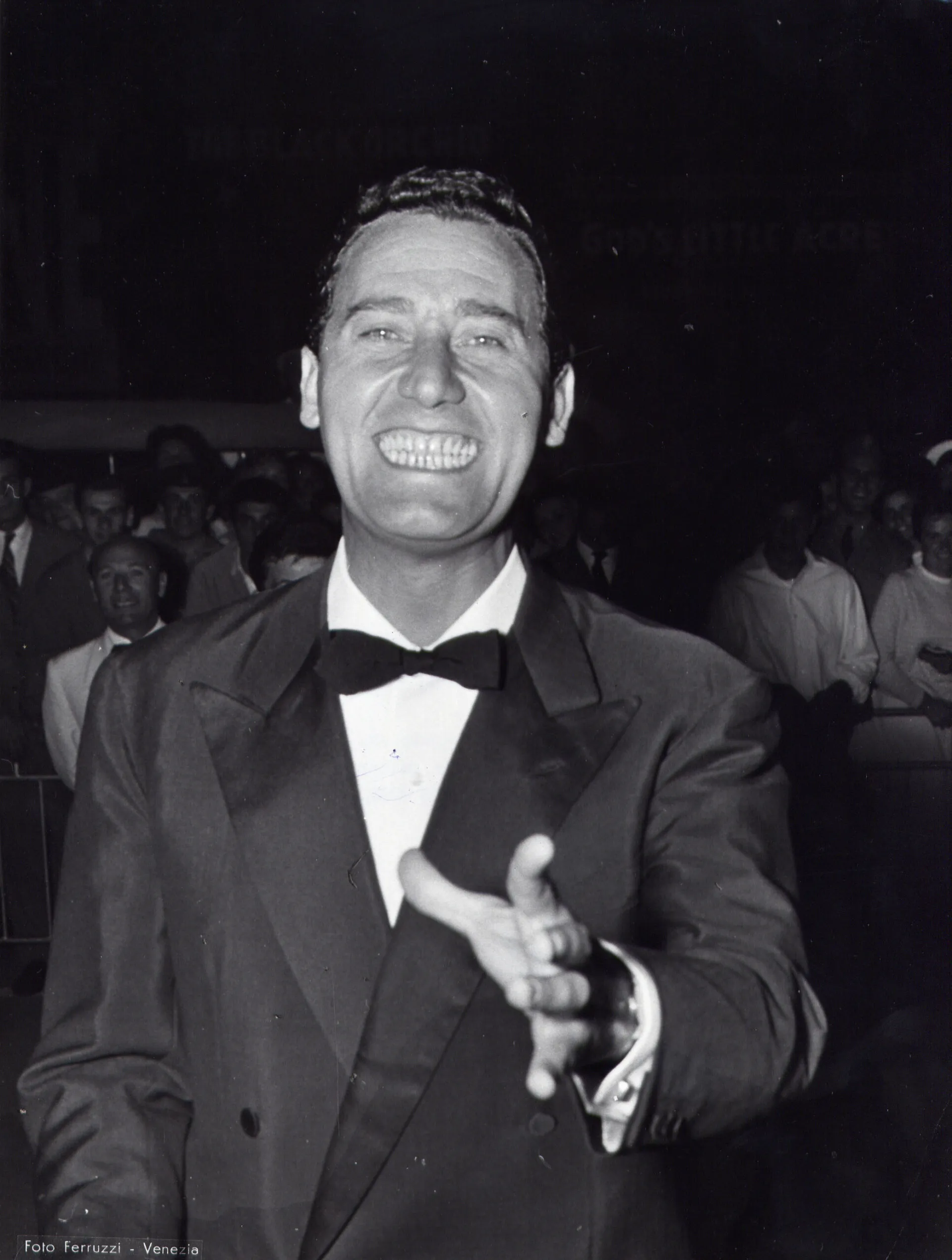 Alberto Sordi presidente della squadra di calcio del Borgorosso